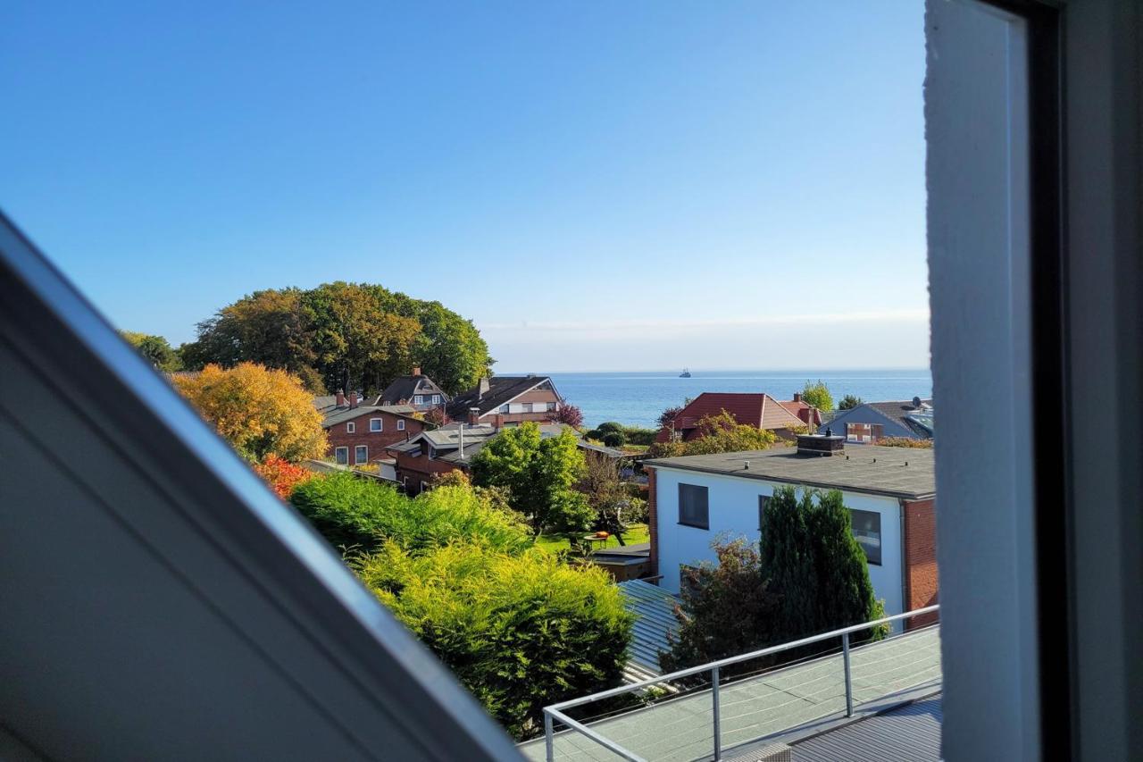 Grosse Penthouse Ferienwohnung Mit Meerblick, Sonnenterrasse & Luxusbad Von "Momentic" Sierksdorf Kültér fotó