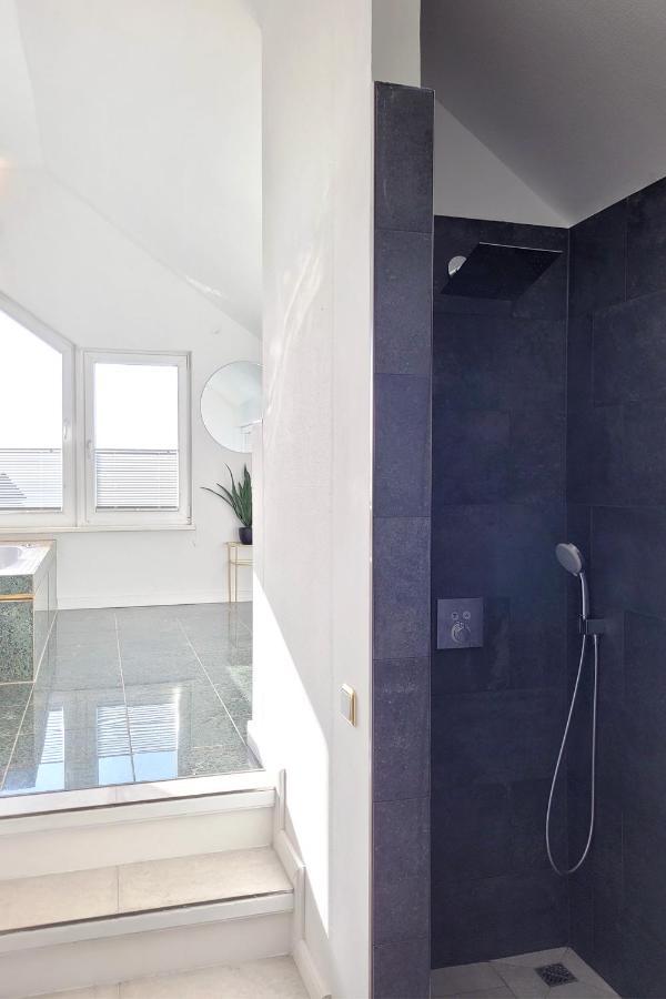 Grosse Penthouse Ferienwohnung Mit Meerblick, Sonnenterrasse & Luxusbad Von "Momentic" Sierksdorf Kültér fotó